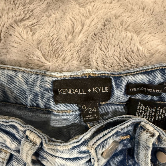 Kendall & Kylie High Rise Jeans - Picture 1 of 2